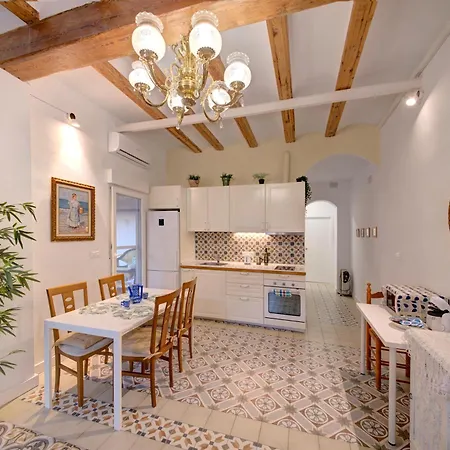 Apartamento With Pool By The Beach *